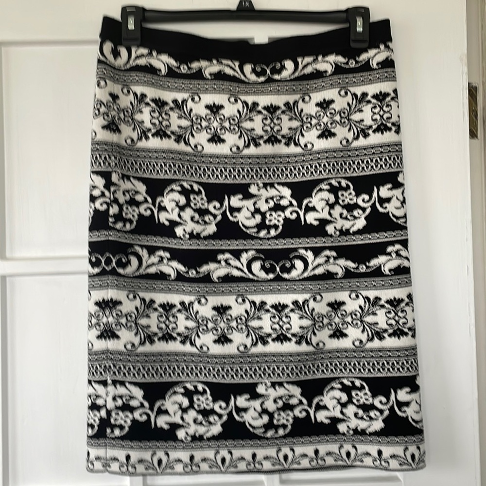 NYCC New York Clothing Co. Women's Skirt Black/White Size Large 24” Length